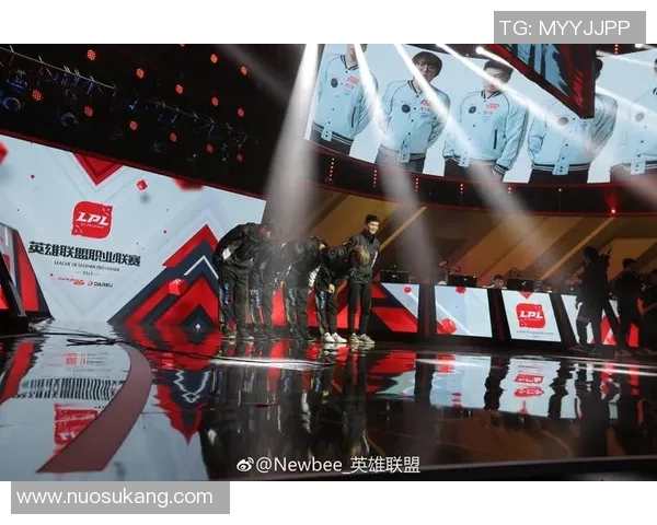 电竞比分赛后复盘FPX与LNG团队协作的关键因素与战术分析